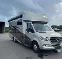 Tiffin Motorhomes Wayfarer Class C
