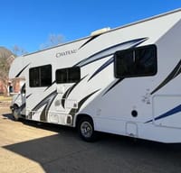 Marilyn 's Thor Motor Coach Chateau  Class C