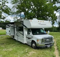 Family & Pet friendly Bunkhouse Motorhome