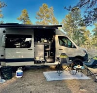 MOBILE GLAMPING Entegra Coach Mercedes Benz Class B