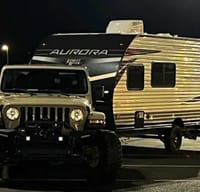 Tom's Forrest river aurora 16 bhx Travel Trailer
