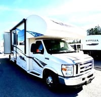 The Explorer Class C 32’ Jayco Greyhawk Sleeps 10