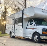“Scout” the RV “Campin’ Cozy” + WiFi