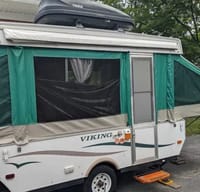 Cozy, equipped Viking 2107 epic Tent Trailer