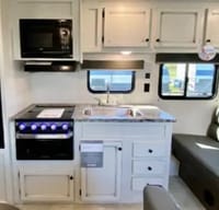 Great family layout - Modern Decor With Double Bunks!!
