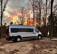 Mullet Adventure's Thor Motor Coach Sequence 20L Class B