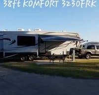 Robert's Komfort 2015 38ft 3230FRK 5th Wheel
