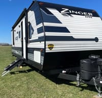 2021 Zinger Lite ZR270BH Travel Trailer RV Rental