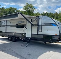 Fully Equipped Family Friendly Bunkhouse Camper