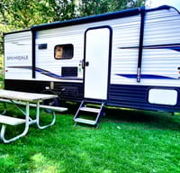 "Lightweight" 5-6 member Family Bunkhouse *SOLAR*!