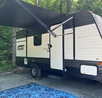 Family Friendly 2021 Coleman Lantern with bunks!