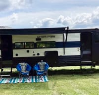 Reed’s Hassle Free Camper Rental-Delivery & Setup!
