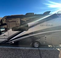 Daniel’s Family & Pet Friendly Thor Gemini AWD23TW