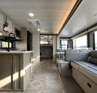 Spacious TWO Bedroom Home Away From Home-Bunkhouse