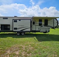 2 Bedroom, 2 Bath Luxury RV