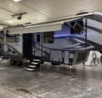 Turner Family Abode on Wheels - Pet Friendly!