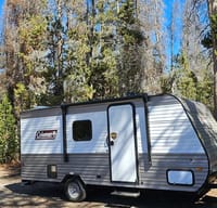 Pet friendly - 2023 Coleman 17B