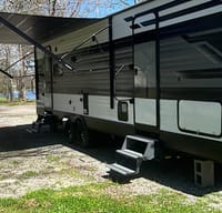 Like new camper