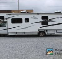 Home onWheels Harvey the RV 2024 EastTOWestEntrada