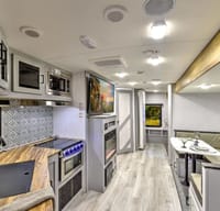 Genene: Modern, Spacious, Clean!