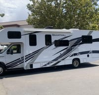 2022 Thor Ouantum LC28 is Ready for Adventure