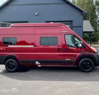 PJ’s 2022 Winnebago Solis 59P with rooftop AC