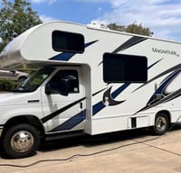 2022 Thor Motor Coach Magnitude GA22