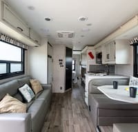 Spacious Dog Friendly and stocked for adventure!!