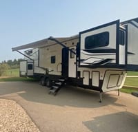 Montana High Country 377FL - room for the family