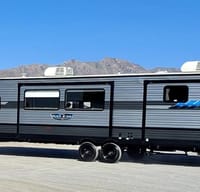 Carnero's beautiful home on wheels