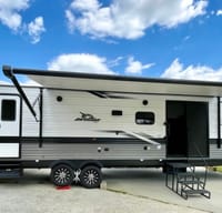 2023 Jayco - 2 Bdrm - KING bed! *Delivery Only*