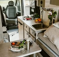 Beyond Glamping-Starlink Included-The Silver Spoon