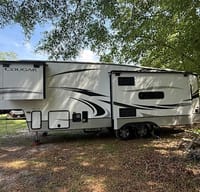 Cougar Cove 5th Wheel