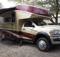 Louisiana Lady full of amenities and pet friendly