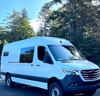 2019 Freightliner Sprinter - Vanna White 4x4