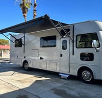 Renovated - WiFi, Pets, Jeep, Off-Grid, 24/7 Help