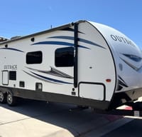 2019 Keystone Outback RV  - 33 ft, sleeps 10