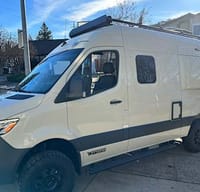 Mercedes Winnebago Revel 4X4