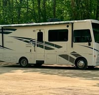 Winnebago-Superior Ride-Deluxe Living-Family Fun