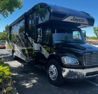 Maximus 2021 - Jayco Seneca 37L Super C w/ Solar
