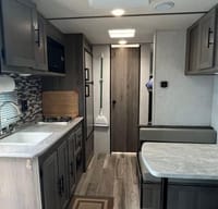 2022 Ameri-Lite  with easy Mountain Access