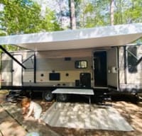 J.B Family Trailer - sleeps 8 w/pvt queen & bunks