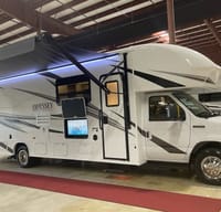 2023 Entrega Odessy with Bunks and Wifi - June Sky