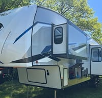 Mansion On Wheels!