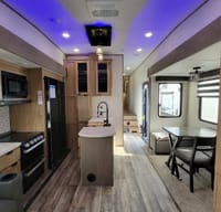 Big Blue Dog Friendly 5th wheel