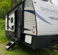 Cozy Keystone Springdale Mini with Bunk Beds