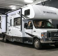 Luxury Large Motor Home For Family Up To 11 @ Yellowstone