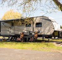 2021 Starcraft 24' Roomy bunkhouse!