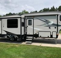 2019 Coachman with outdoor tv and indoor fireplace (we deliver and set up)