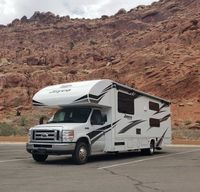 "Adventure Seeker" Sleeps up to 10, Bunkhouse, 125 Miles Included!
